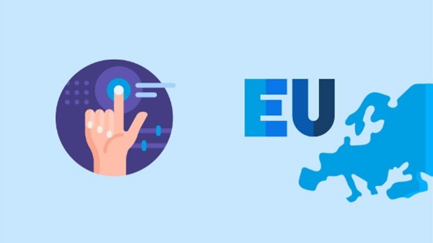 Ein Finger drückt einen Knopf; die Landkarte der EU